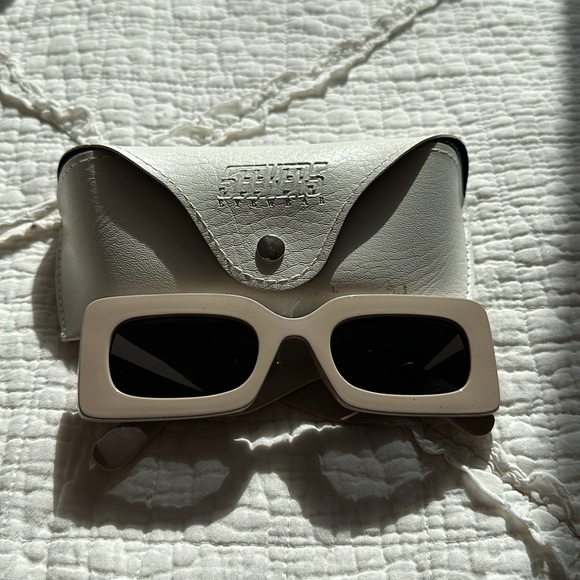 Sisters & Seekers retro sunglasses - Picture 3 of 6